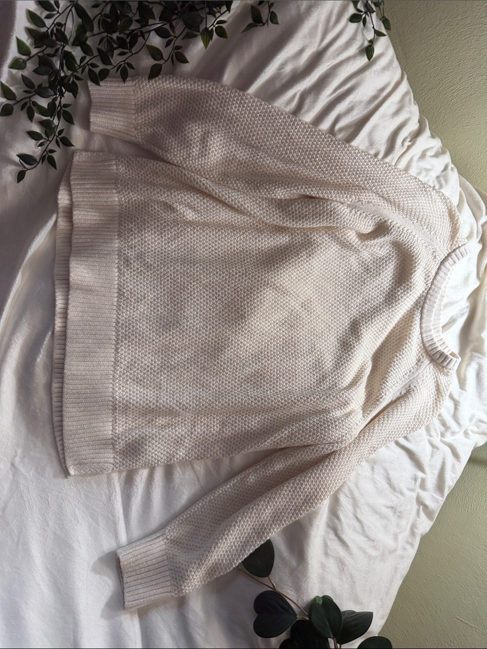 Old Navy Cream Crewneck Sweater